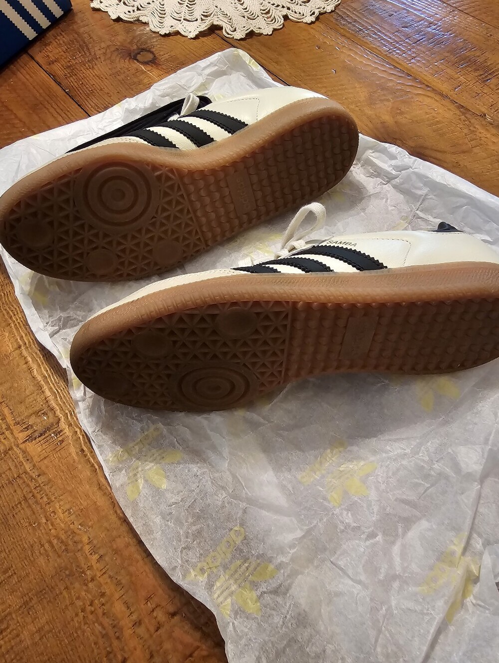 Adidas Samba OG Shoes With Box Black Cream Gold Womens 7 - Picture 4 of 5